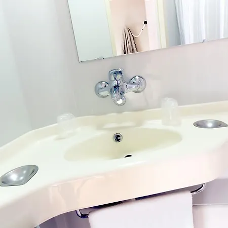 Premiere Classe Hotel *