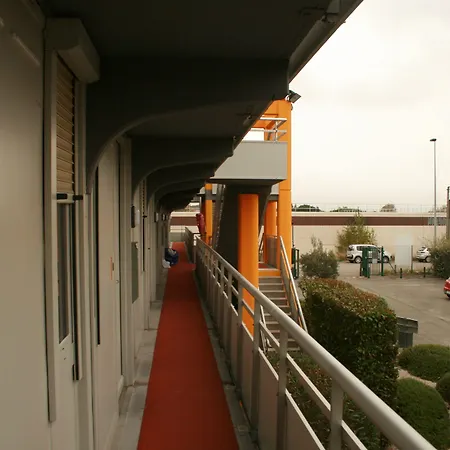 Premiere Classe Отель *