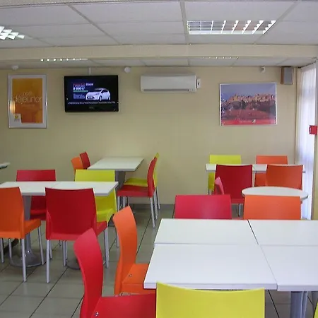 Premiere Classe Отель