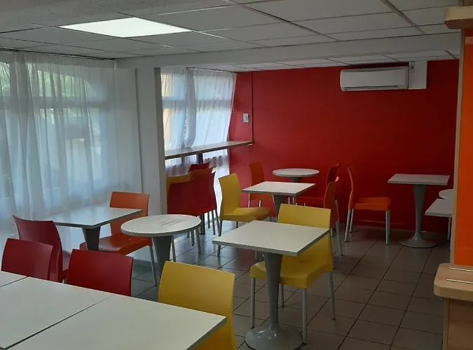 Premiere Classe Hotel *